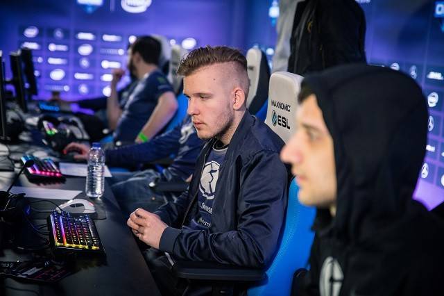 英超超过3 英超超过3